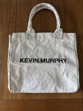 KEVIN.MURPHY White Canvas Messenger Tote with Black Logo